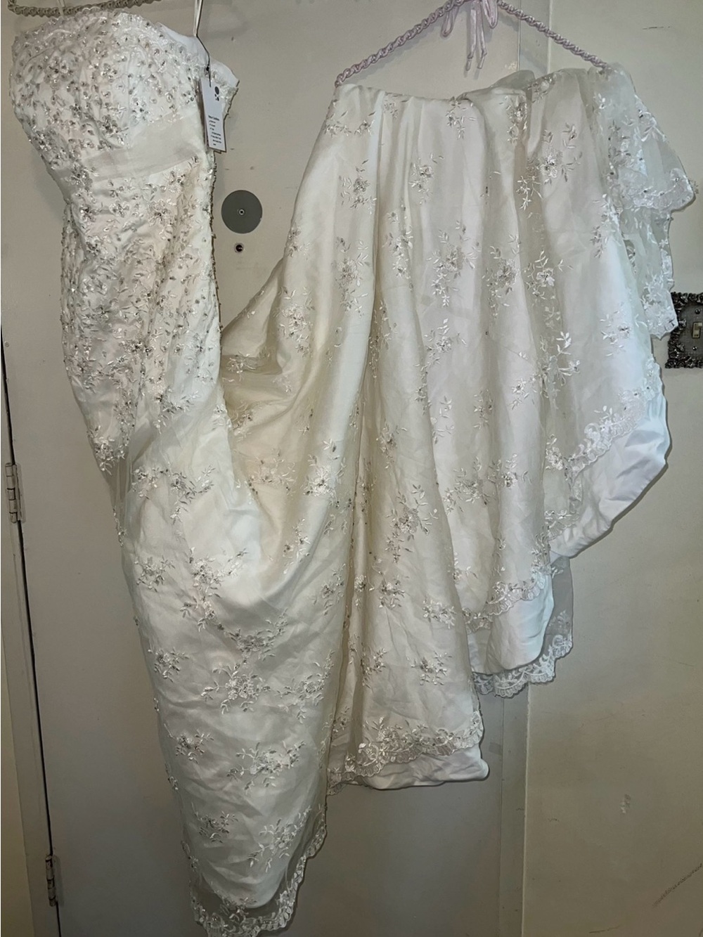 New-White Strapless Wedding Dress-size Small